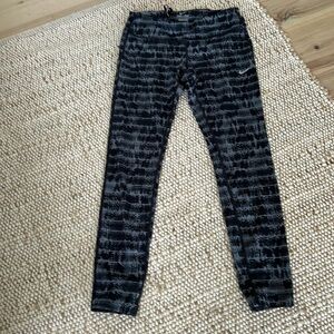 Nike Dri-Fit Women’s Leggings  (size medium)
